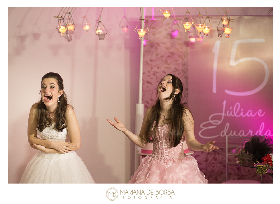 15 anos gemeas julia e eduarda fotografo sao leopoldo (9)