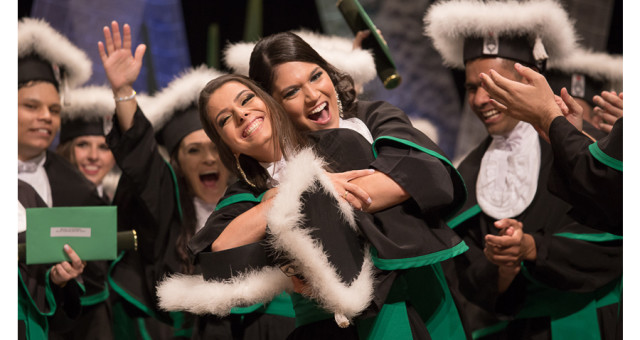 Carolina Neumann e Jéssica Mello | Medicina Veterinária | UFRGS | Porto Alegre | fotógrafo de formatura São Leopoldo