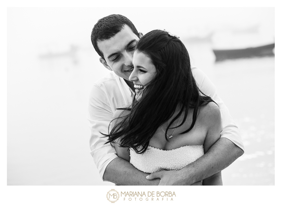 ensaio casal trash the dress bombinhas praia fotografo sao leopoldo (12)