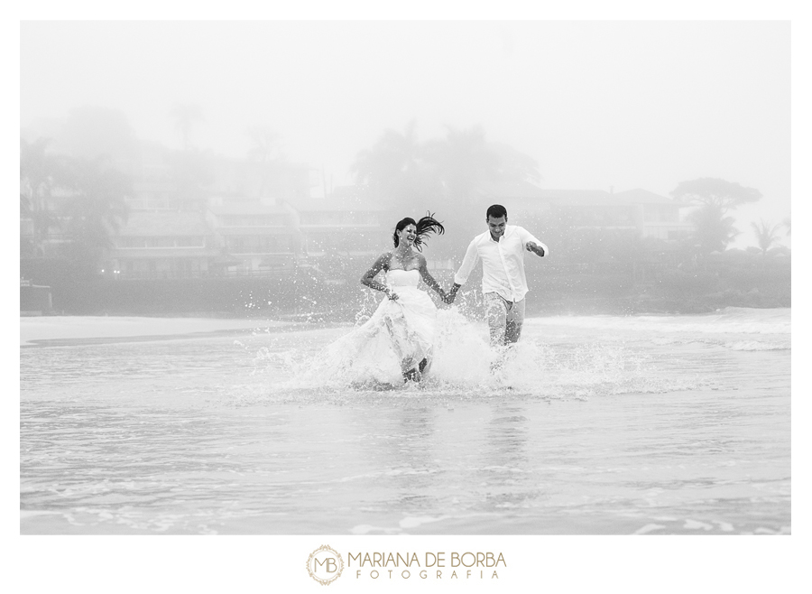 ensaio casal trash the dress bombinhas praia fotografo sao leopoldo (24)