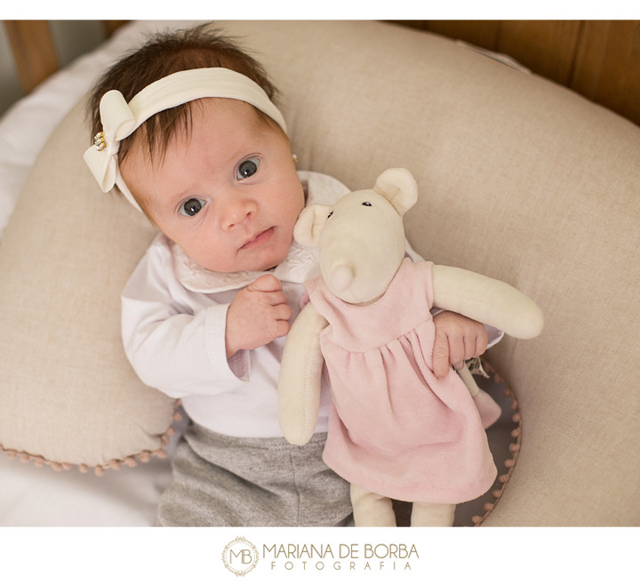 Aurora | 1 mês | acompanhamento fotográfico do bebê | Canoas | fotógrafo de família e infantil São Leopoldo