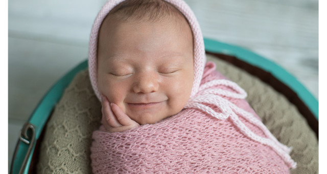 Yasmin | 7 dias de vida | ensaio newborn | Dois Irmãos | menina | fotógrafo infantil e de família São Leopoldo