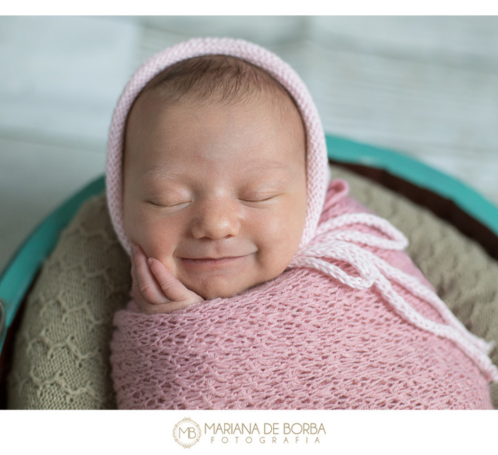 Yasmin | 7 dias de vida | ensaio newborn | Dois Irmãos | menina | fotógrafo infantil e de família São Leopoldo