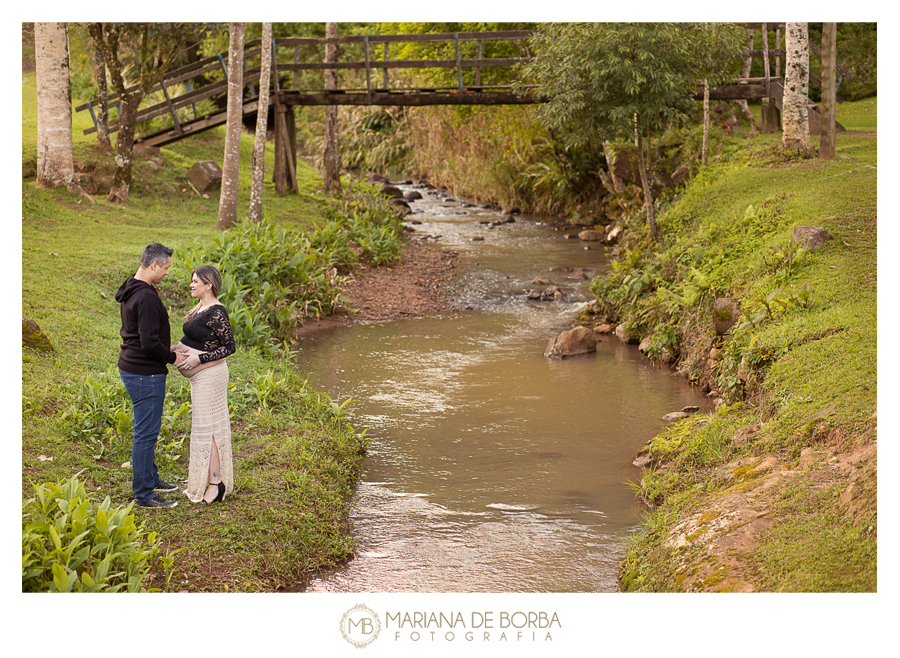 ensaioexterno-gestante-karina-e-rafael-esperando-murilo-picada-cafe-ivoti-fotografo-familia-sao-leopoldo-8